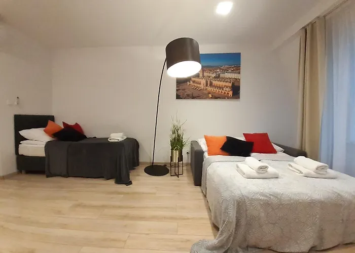 Old Town Apartments - B20